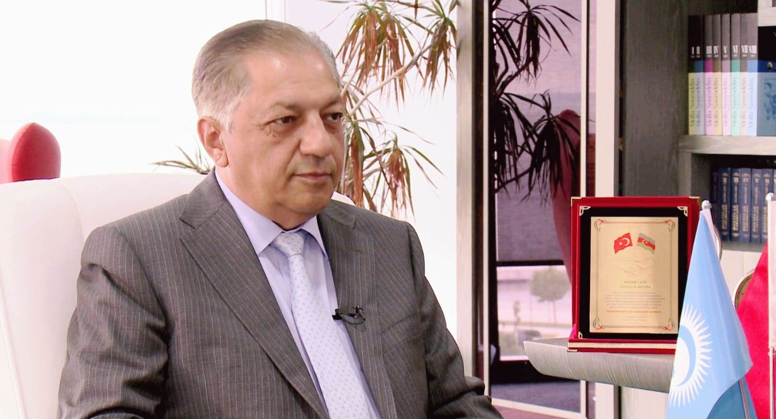 Dünya siyasəti hal-hazırda nəyi qoruyur?