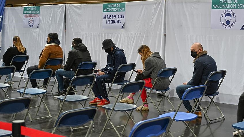 Francia continúa con cifras sin precedentes en Europa: 300.000 nuevos casos diarios de Covid-19