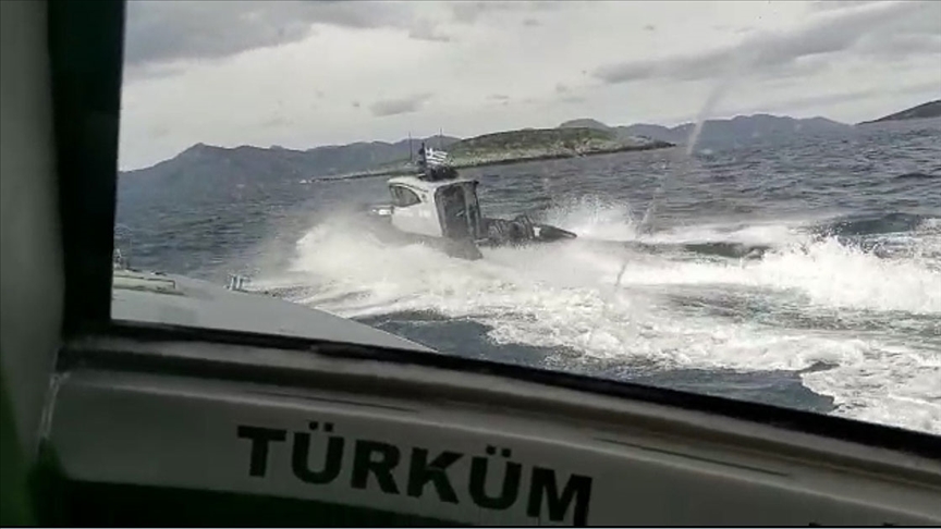 Yunanıstana məxsus iki sahil təhlükəsizlik ünsürü Türkiyənin ərazi sularından sürülərək çıxarılıb