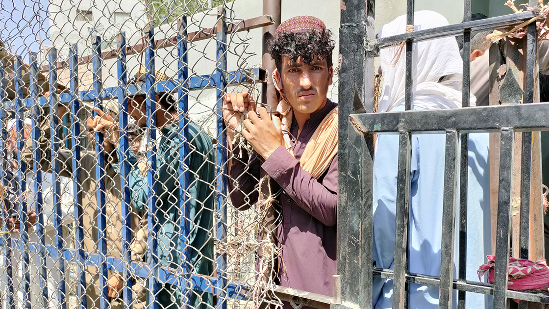 پاکستان نے افغانستان کے درمیان 2،600 کلومی طویل خاردار تار کی باڑ مکمل کر لی ہے