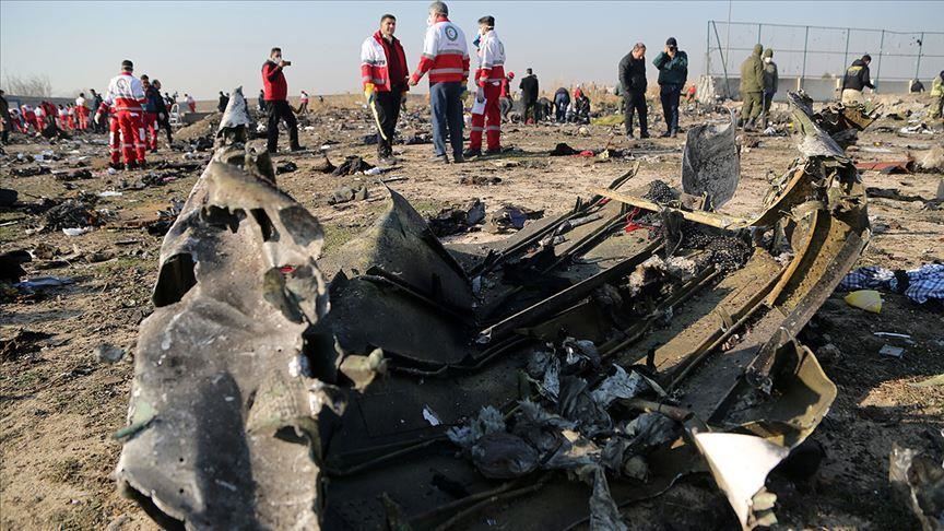 Srušio se putnički avion, poginulo najmanje 12 osoba
