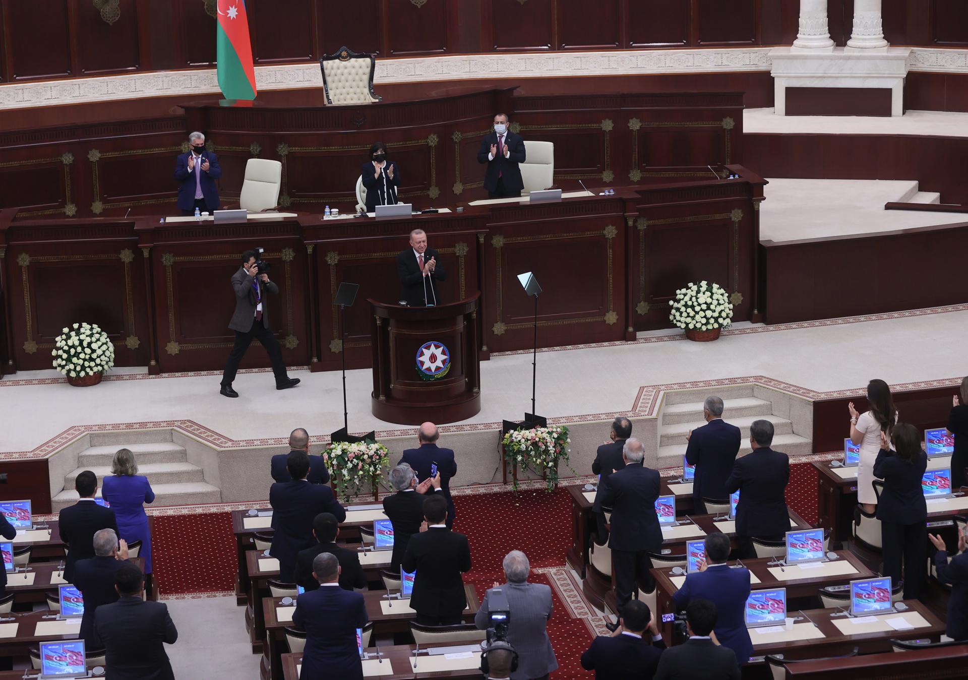 Erdogan s-a adresat cu un discurs Adunării Naționale a Azerbaidjanului