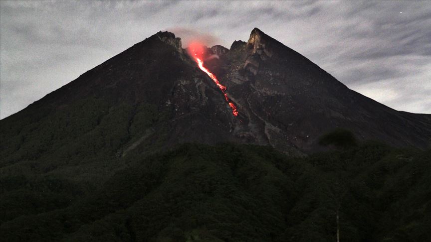 Dua Letupan Berlaku di Gunung Berapi Merapi di Indonesia