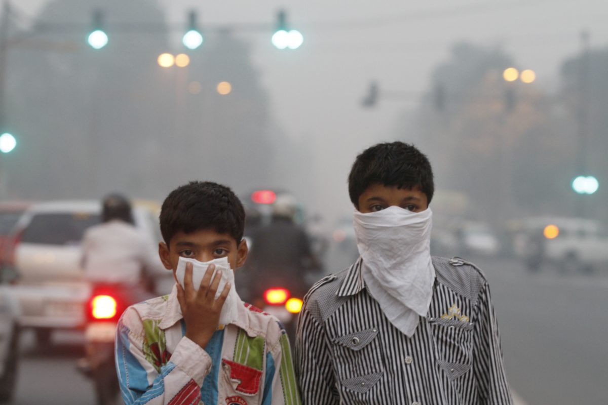 Sigue la contaminación del aire en Nueva Delhi