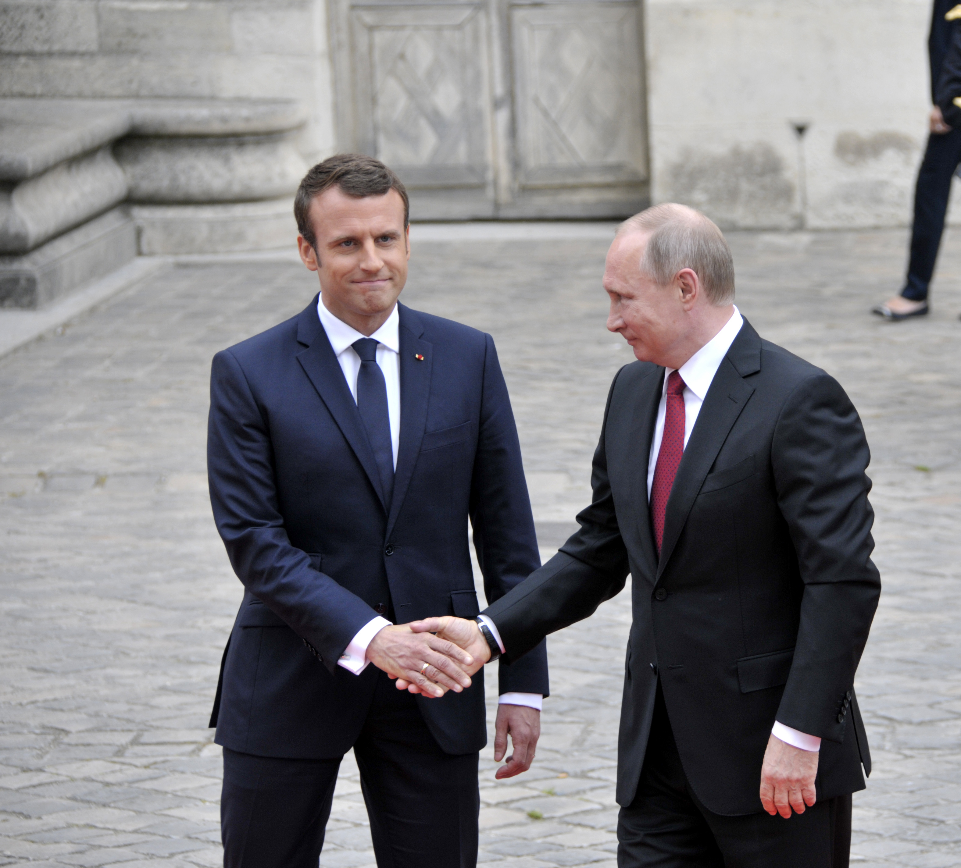 Putin Bilen Makron Telefon Arkaly Söhbetdeşlik Geçirdi
