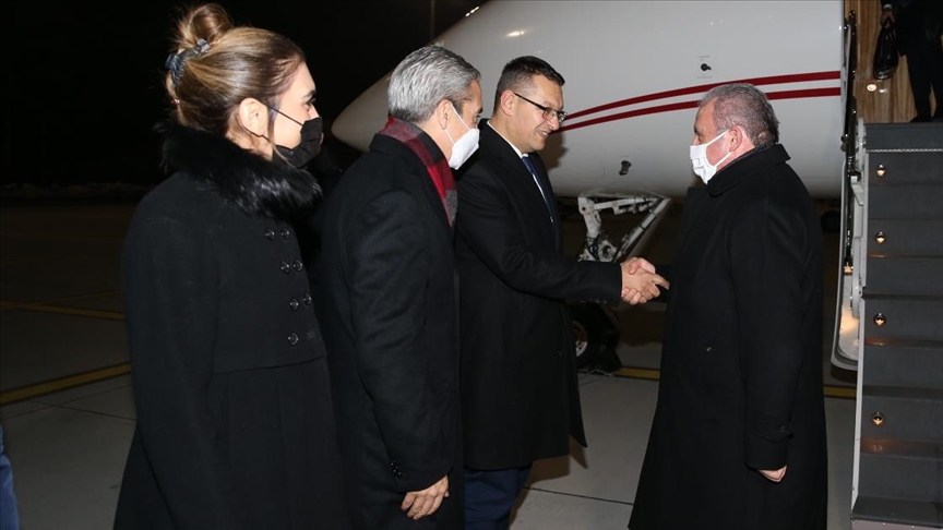 Mustafa Şentop və onu müşayiət edən nümayəndə heyətinin Serbiyaya səfəri başlayıb