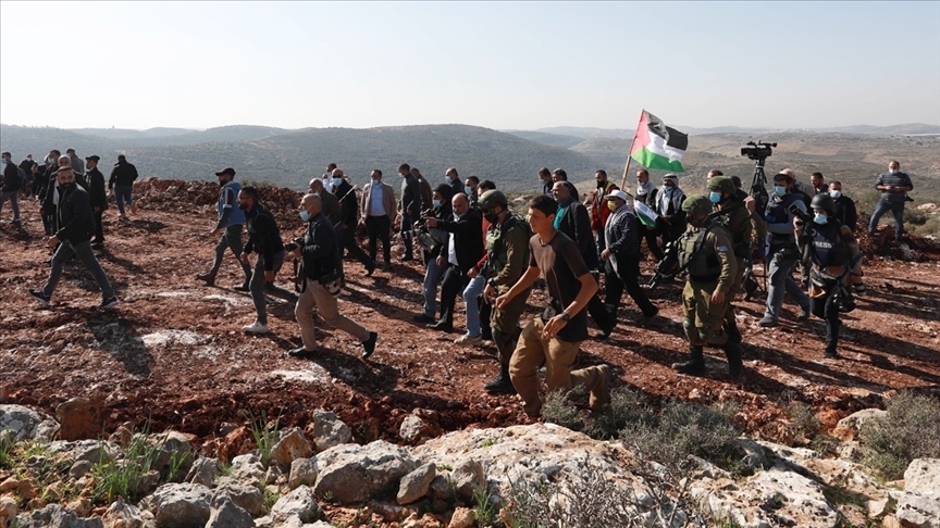شهرکنشینان یهودی 3 فلسطینی را در کرانه باختری زخمی کردند