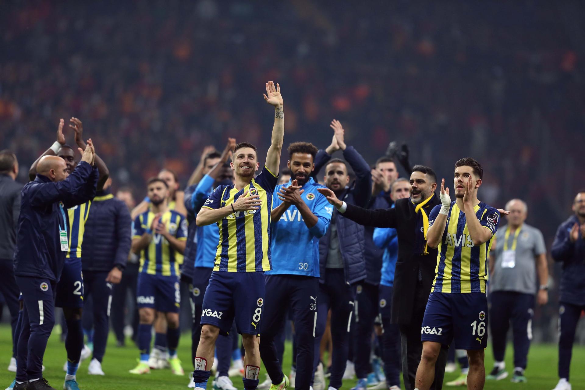 Derbi na Bosforu: Fenerbahce bolji od Galatasaraya; Crespo pogodio u poslednjem minutu