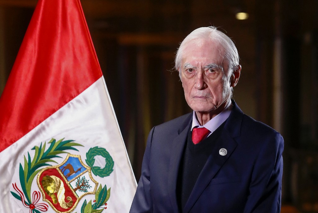 El canciller peruano dimite por unas controvertidas declaraciones