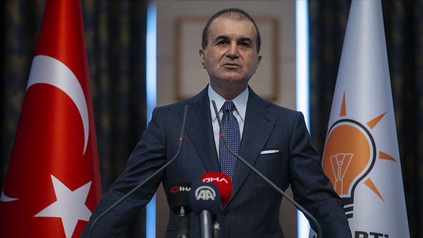 O porta-voz do Partido da Justiça e Desenvolvimento, Ömer Çelik, reagiu a Macron