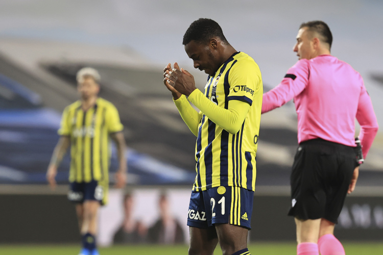 A Fenerbahce kiesett hazai pályán