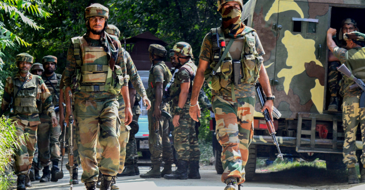 مقبوضہ کشمیر میں بھارتی فوج کشمیری جوانوں کو شہید کر رہی ہے