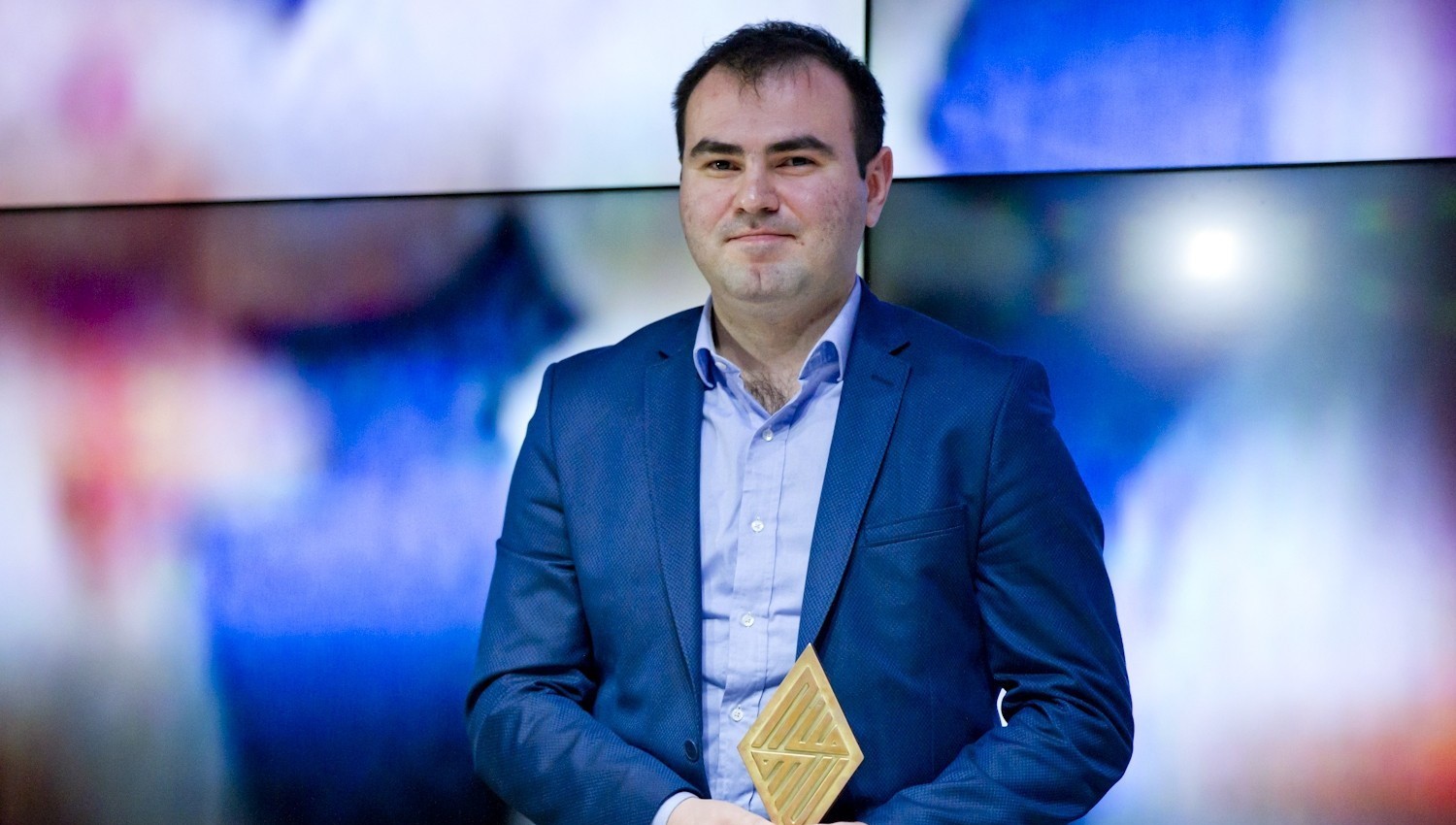 Azərbaycanlı şahmatçı erməni dünya çempionunu məğlub etdi
