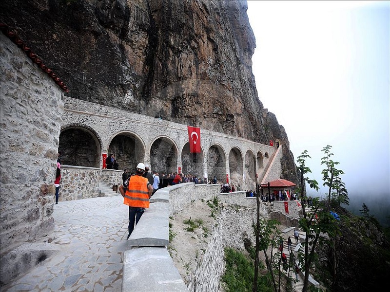 Quantos locais na Turquia estão na Lista Provisória do Património Mundial da UNESCO?