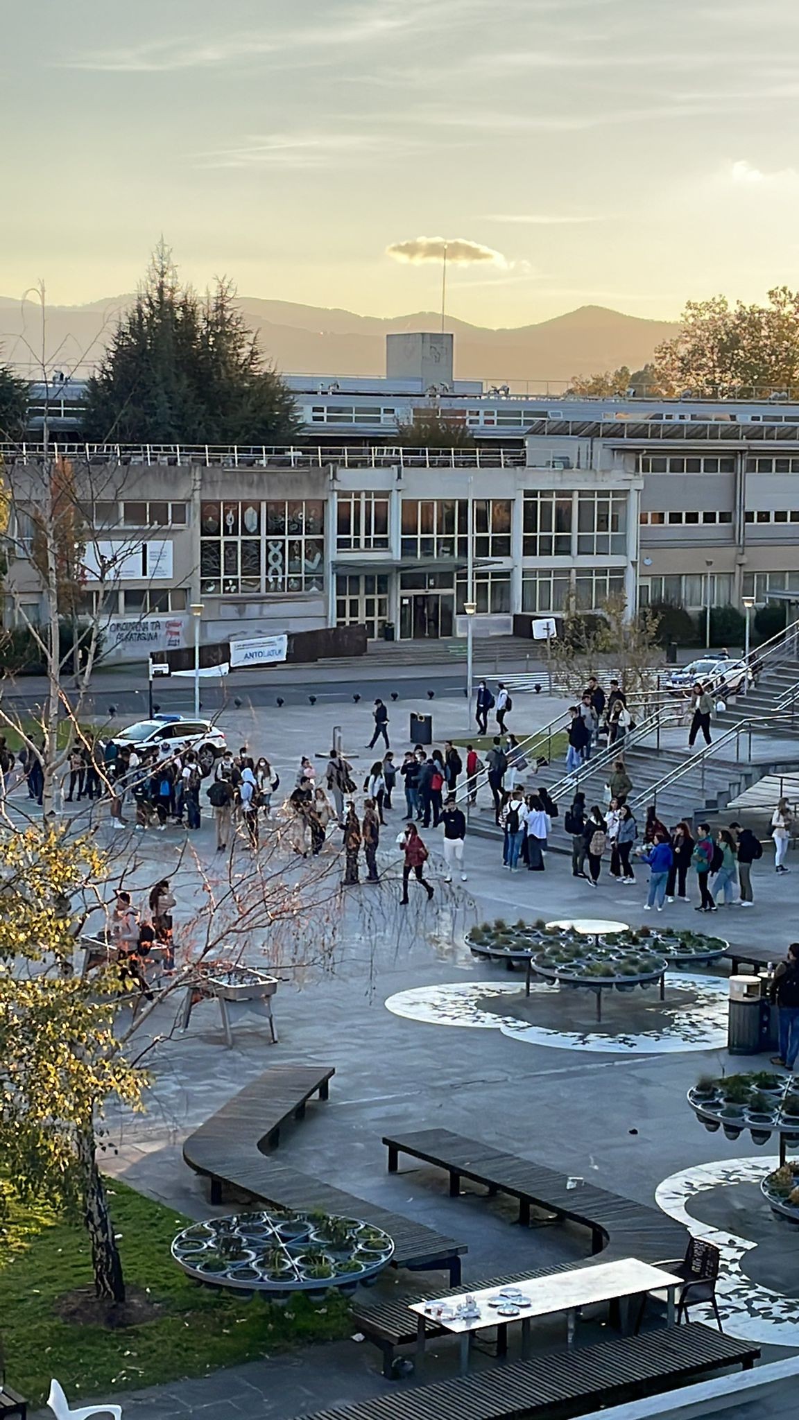 西班牙一所大学发生枪击案