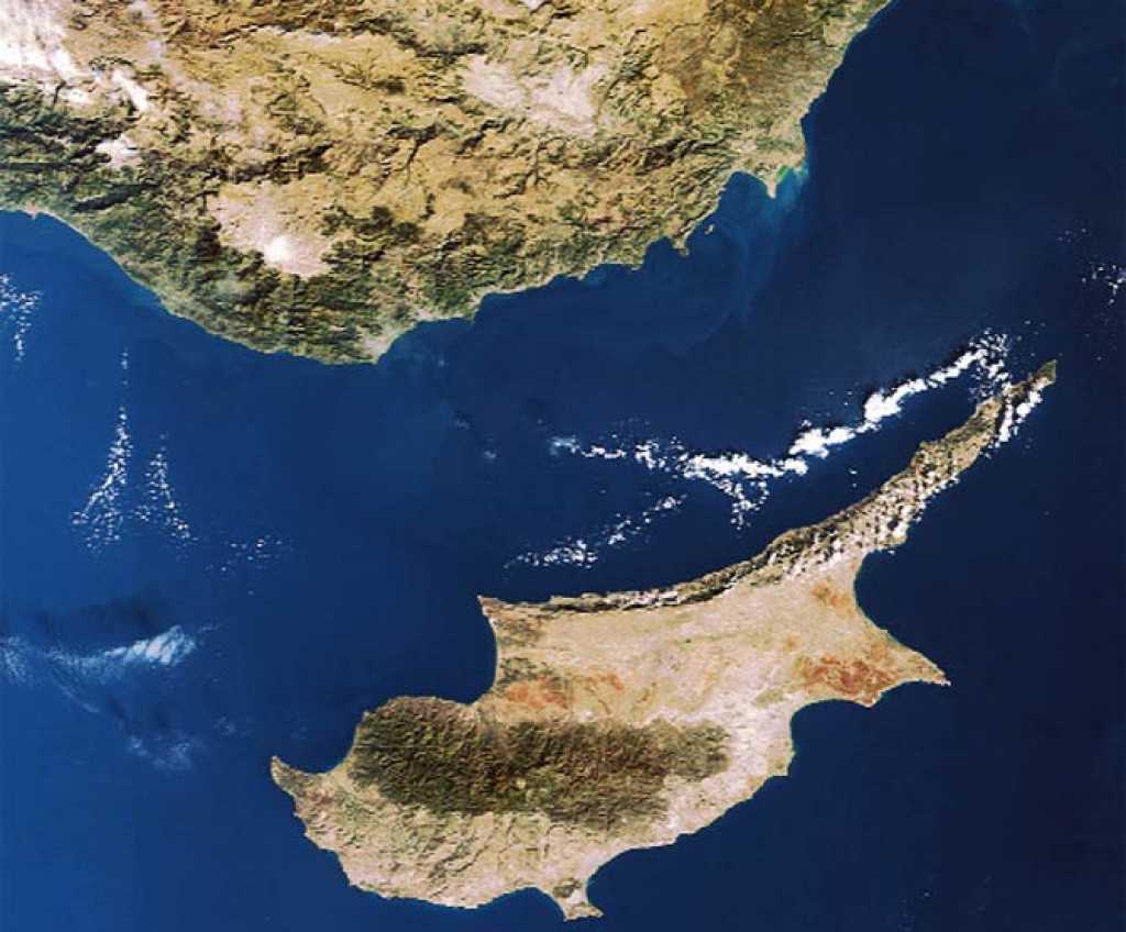 Güclü zəlzələ bütün bölgədə hiss olunub