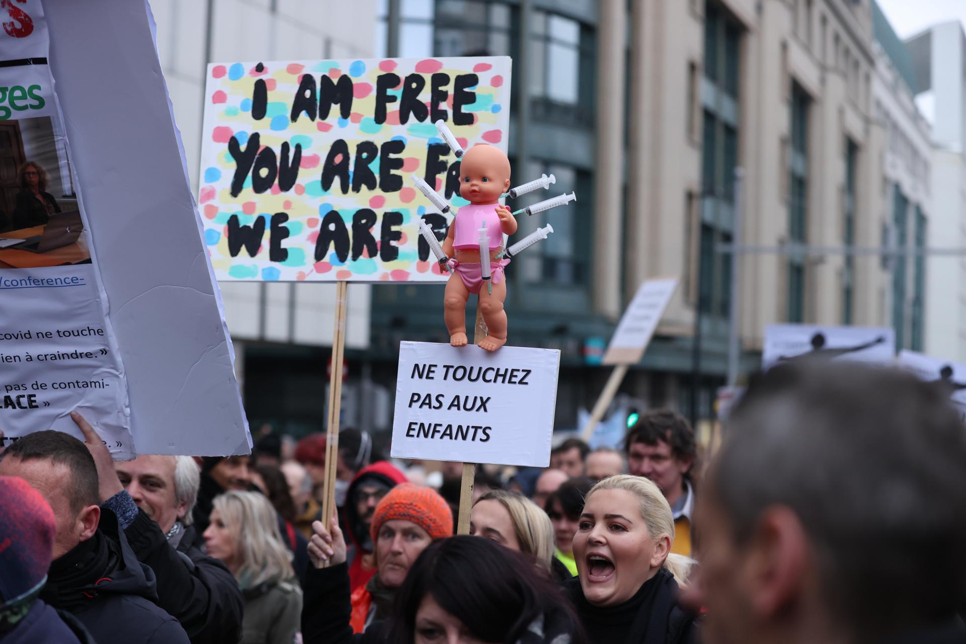 Brisel: Hiljade građana na protestima protiv obavezne vakcinacije