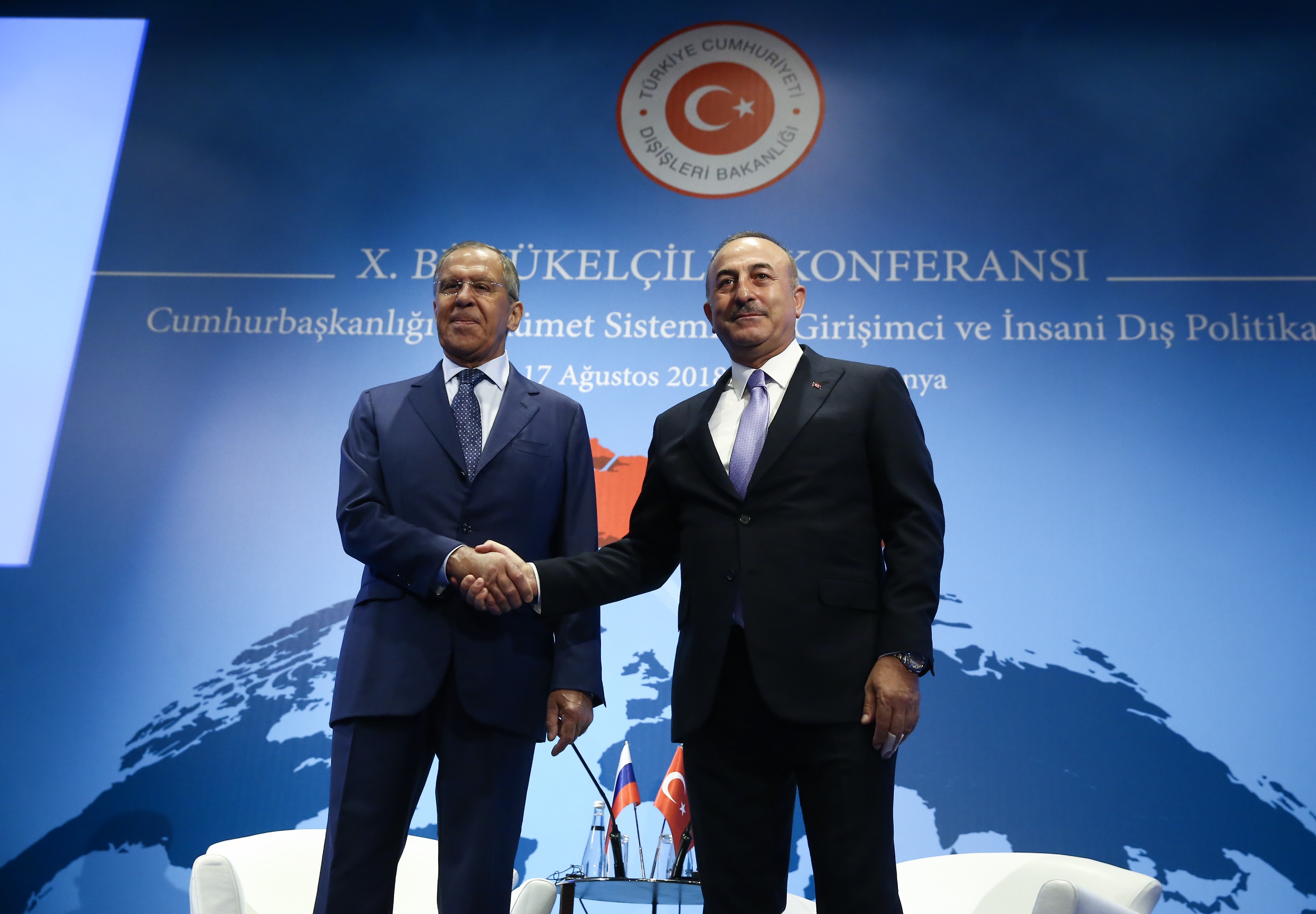 Entretien téléphonique de Mevlut Cavusoglu avec Sergueï Lavrov
