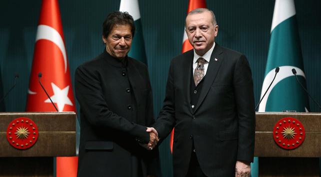 Erdogan s’entretient avec le Premier ministre pakistanais, Imran Khan