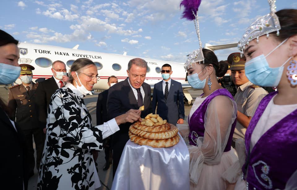 Hulusi Akar rasmiy tashrif bilan Qirgʻizistonda