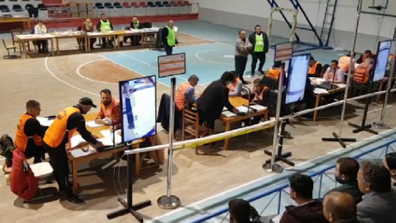 Shqiptarët votuan, vijon procesi i numërimit