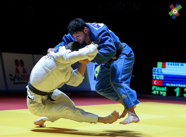 Le judoka turc, Vedat Albayrak, devient champion d'Europe