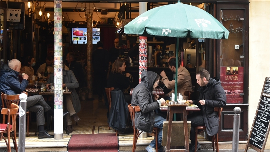 U Francuskoj zabranjena prodaja i konzumacija alkohola