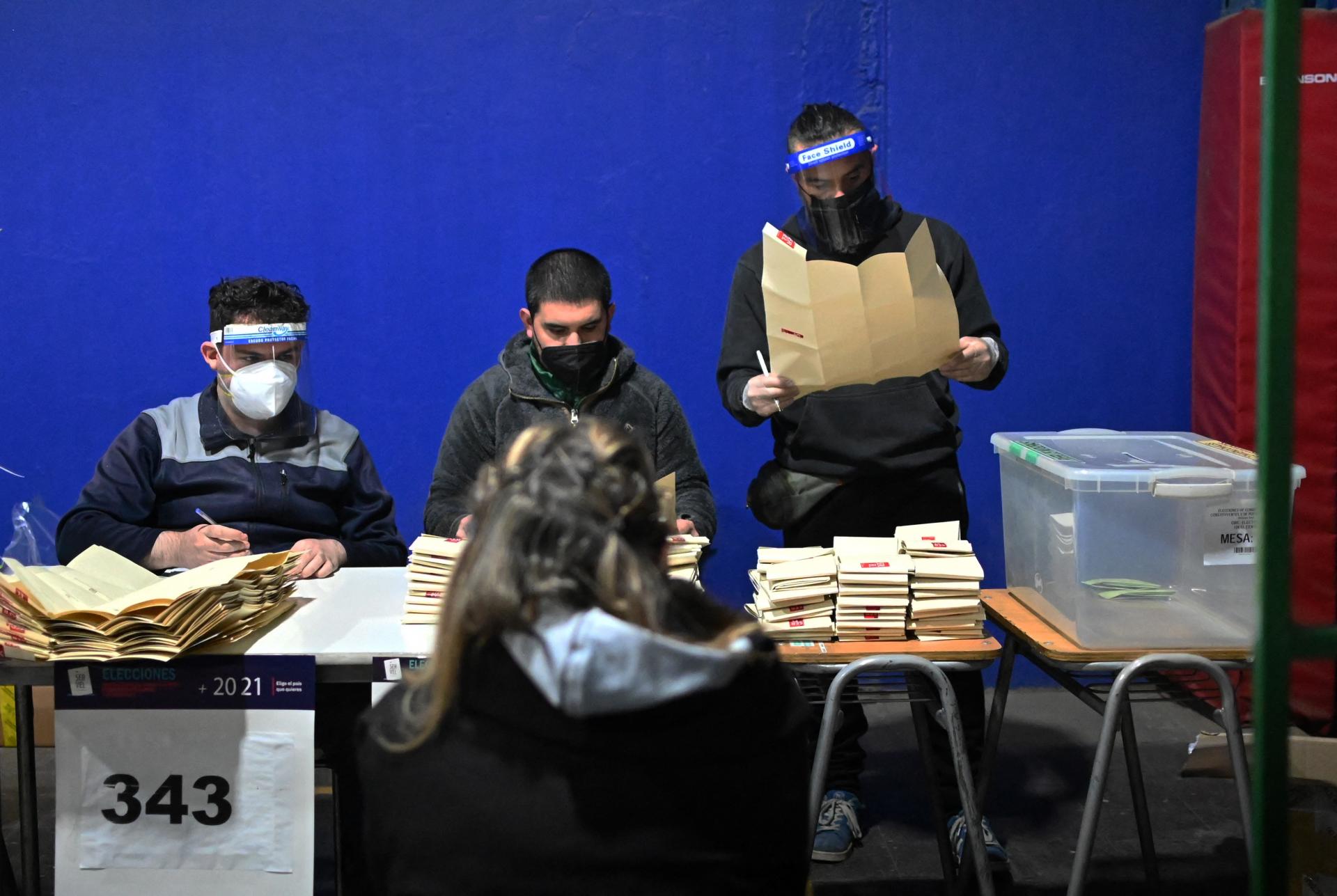 Más de tres millones de personas votaron en la primera jornada de las elecciones en Chile