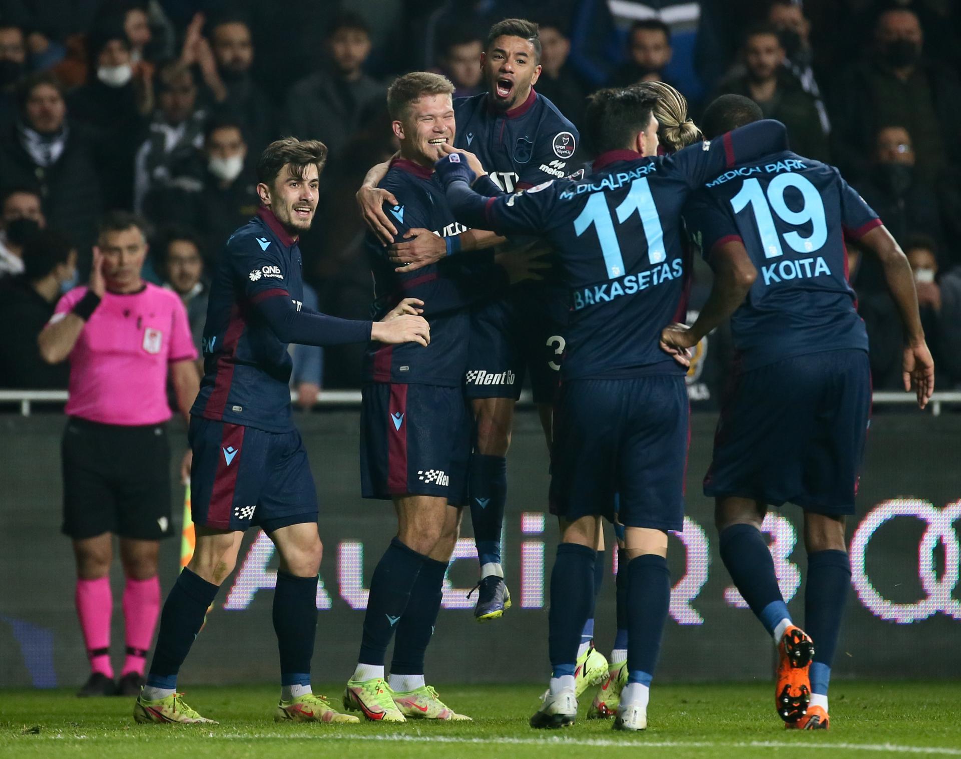 “Trabzonspor” zirvədəki yerini qorudu