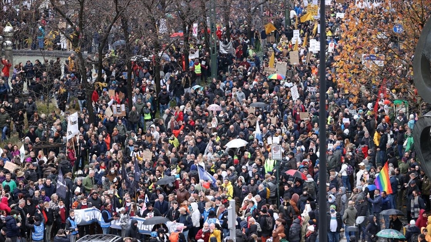Marche contre les mesures contre le Covid-19 en Belgique : 3 policiers et 1 manifestant blessés
