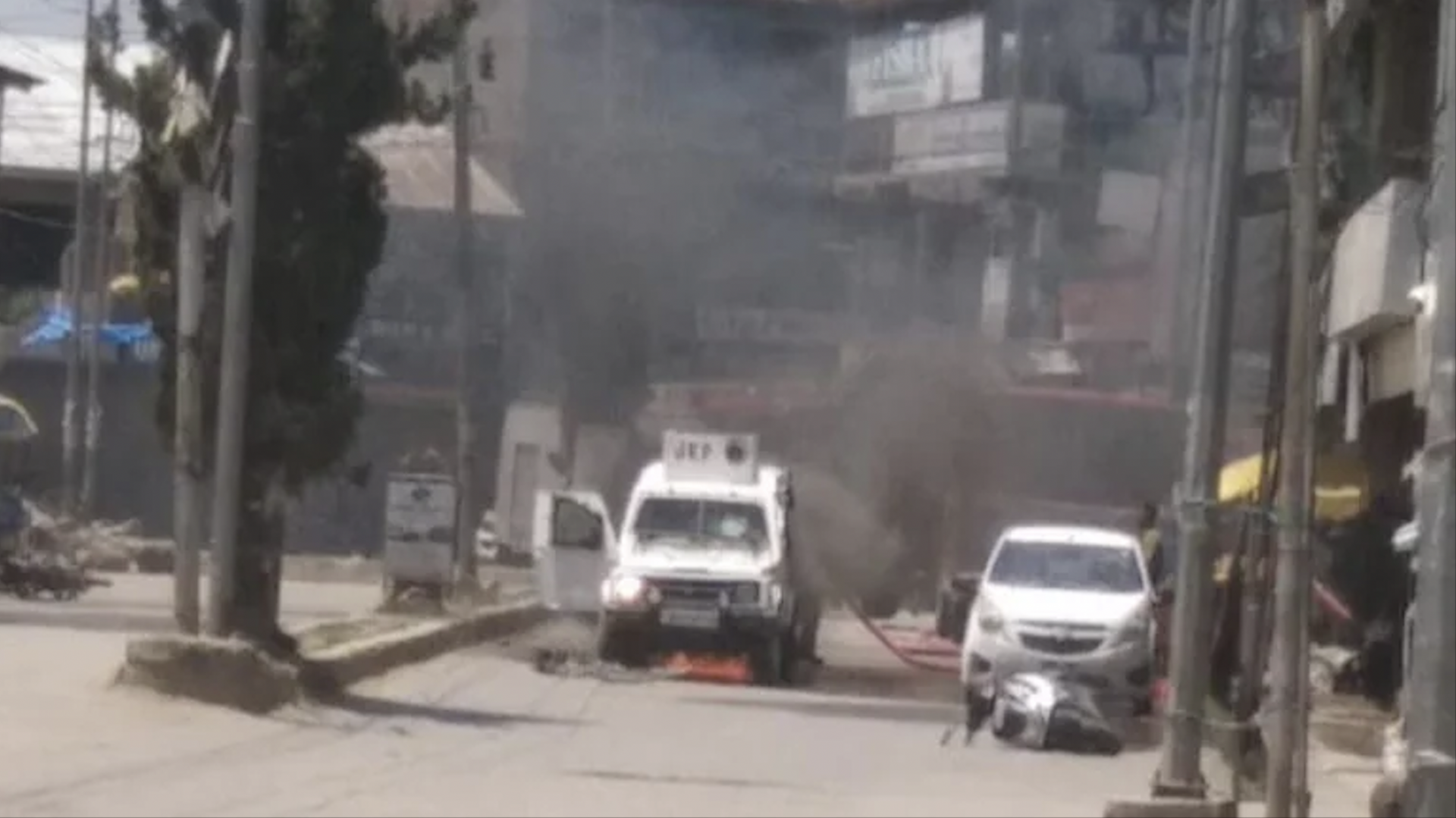 د هندوستان تر کنټرول لاندې په جمو او کشمیر په شمال کې پر امنیتي ځواکونو وسله وال برید شوی