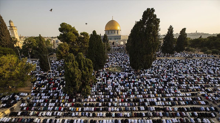 Desetine hiljada muslimana klanjalo bajram-namaz u džamiji Al-Aksa