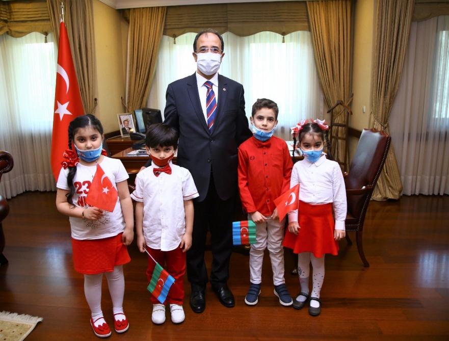 Bakıda Türkiyənin Milli Suverenlik və Uşaq Bayramı qeyd olunub