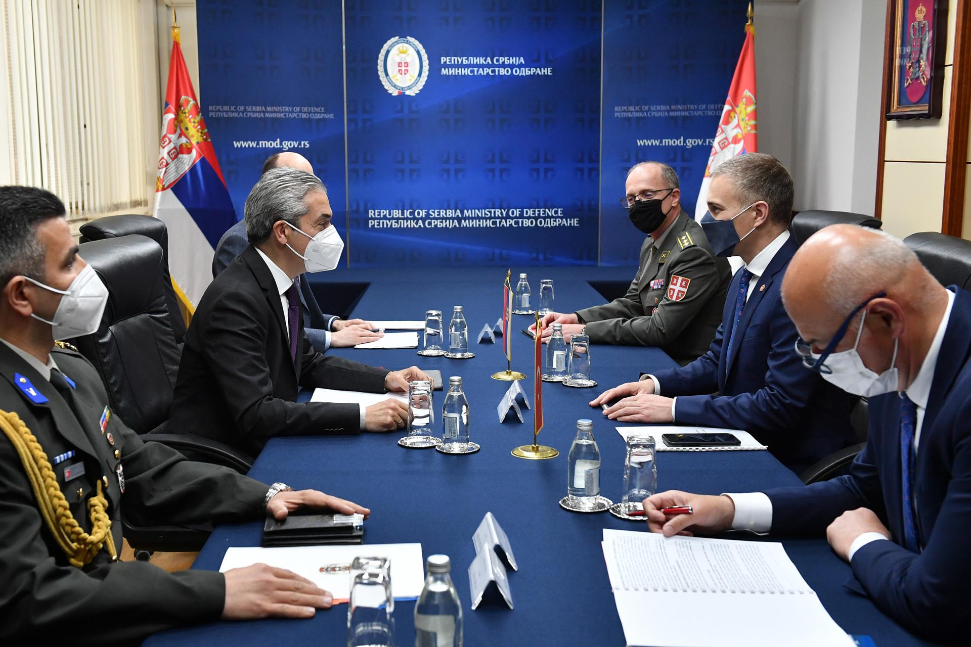 Beograd: Stefanović i ambasador Turske o saradnji u oblasti odbrane