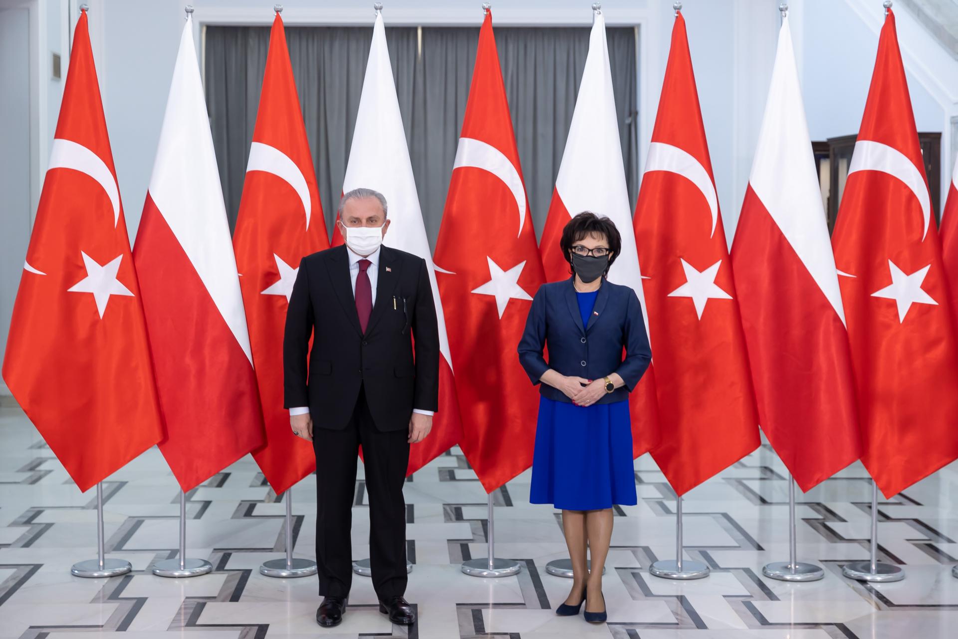 Presidenta del Parlamento de Polonia: “Turquía nos está apoyando en materia de seguridad”