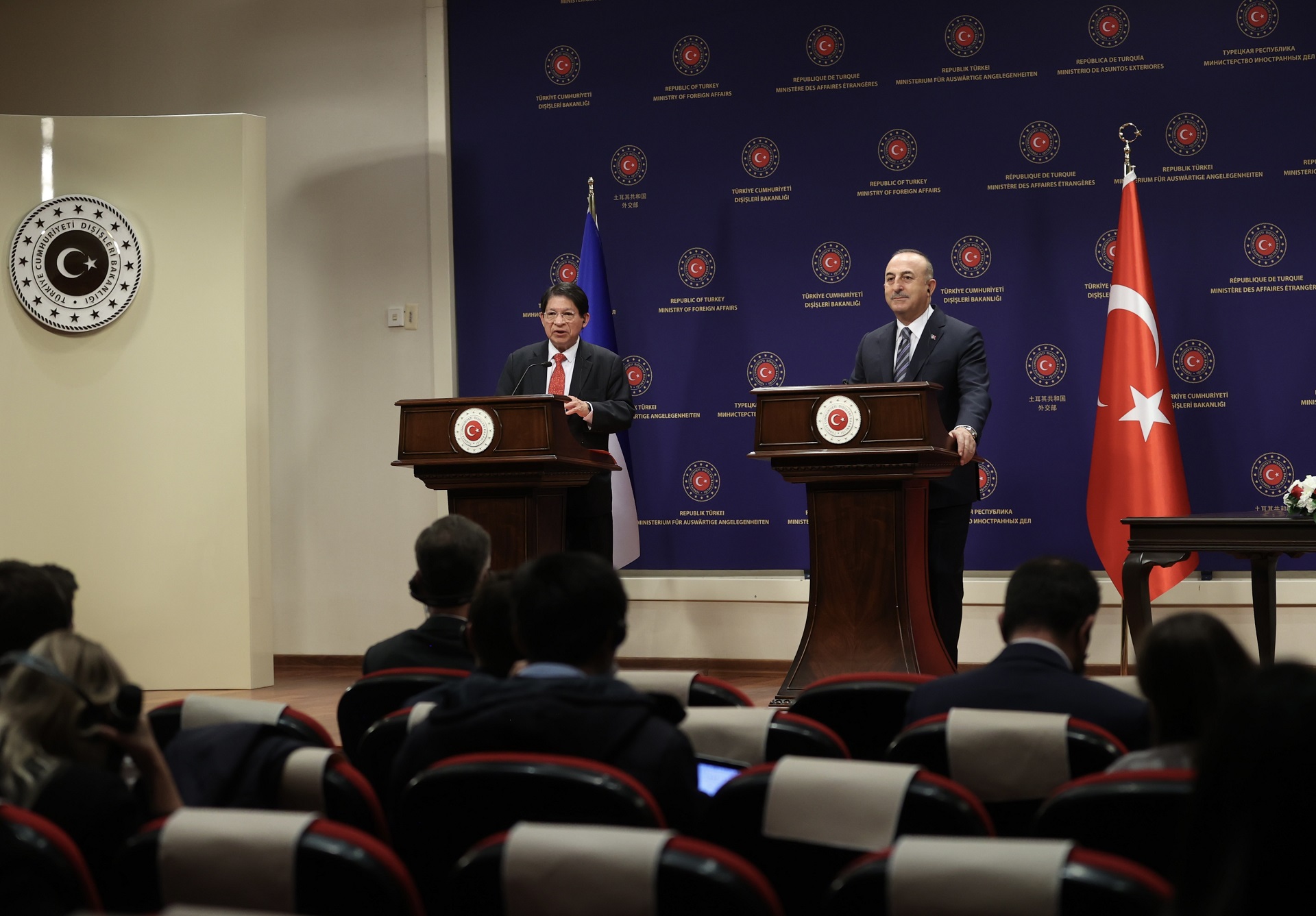 Canciller turco: “Haremos lo que sea necesario para eliminar a los terroristas en Siria”