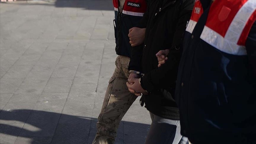 达伊沙恐怖分子携带炸弹背心落网