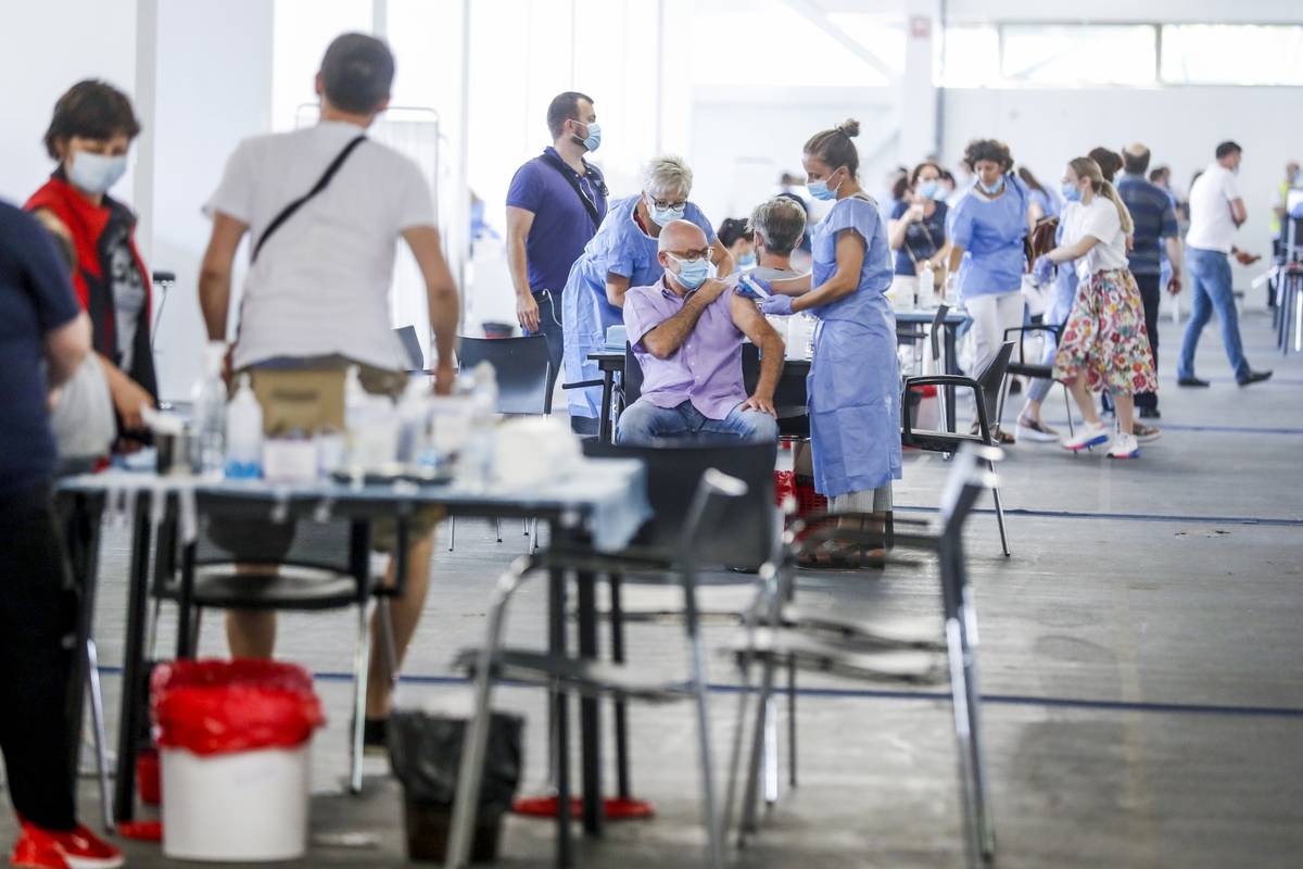 Od danas odobrena primjena treće doze i docjepljivanje protiv COVID-19 u Hrvatskoj
