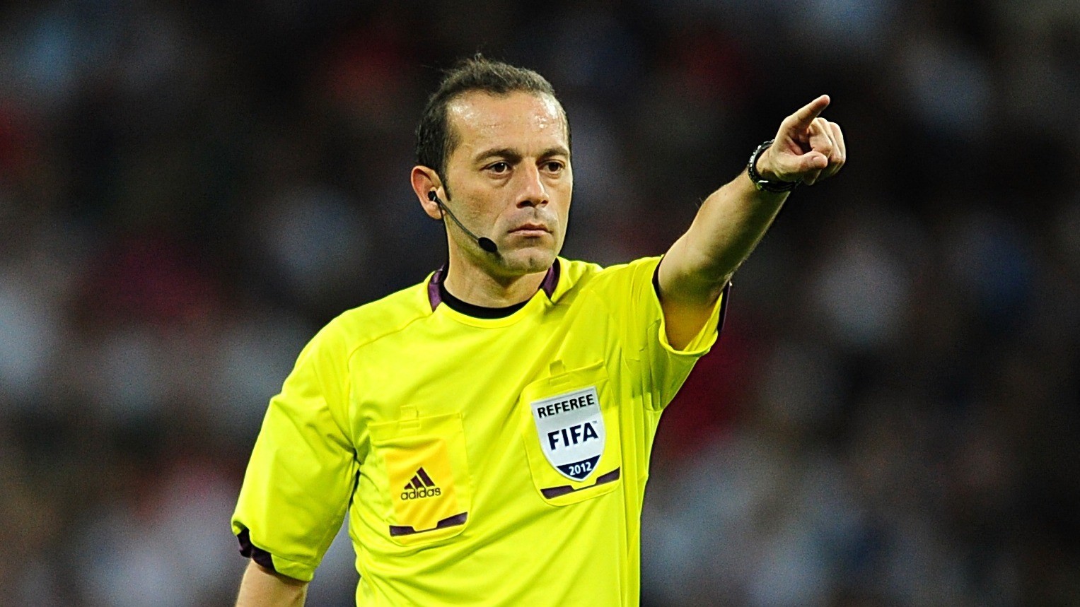 Cüneyt Çakır secondo miglior arbitro del XXI secolo