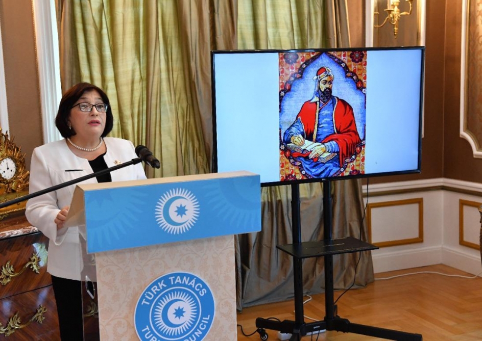 Sahibə Qafarova Türk Şurasının Budapeşt nümayəndəliyinin ofisində çıxış edib