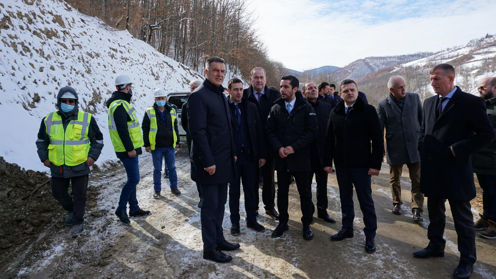 Ministar Momirović obišao radove na rekonstrukciji puta od Novog Pazara do Tutina