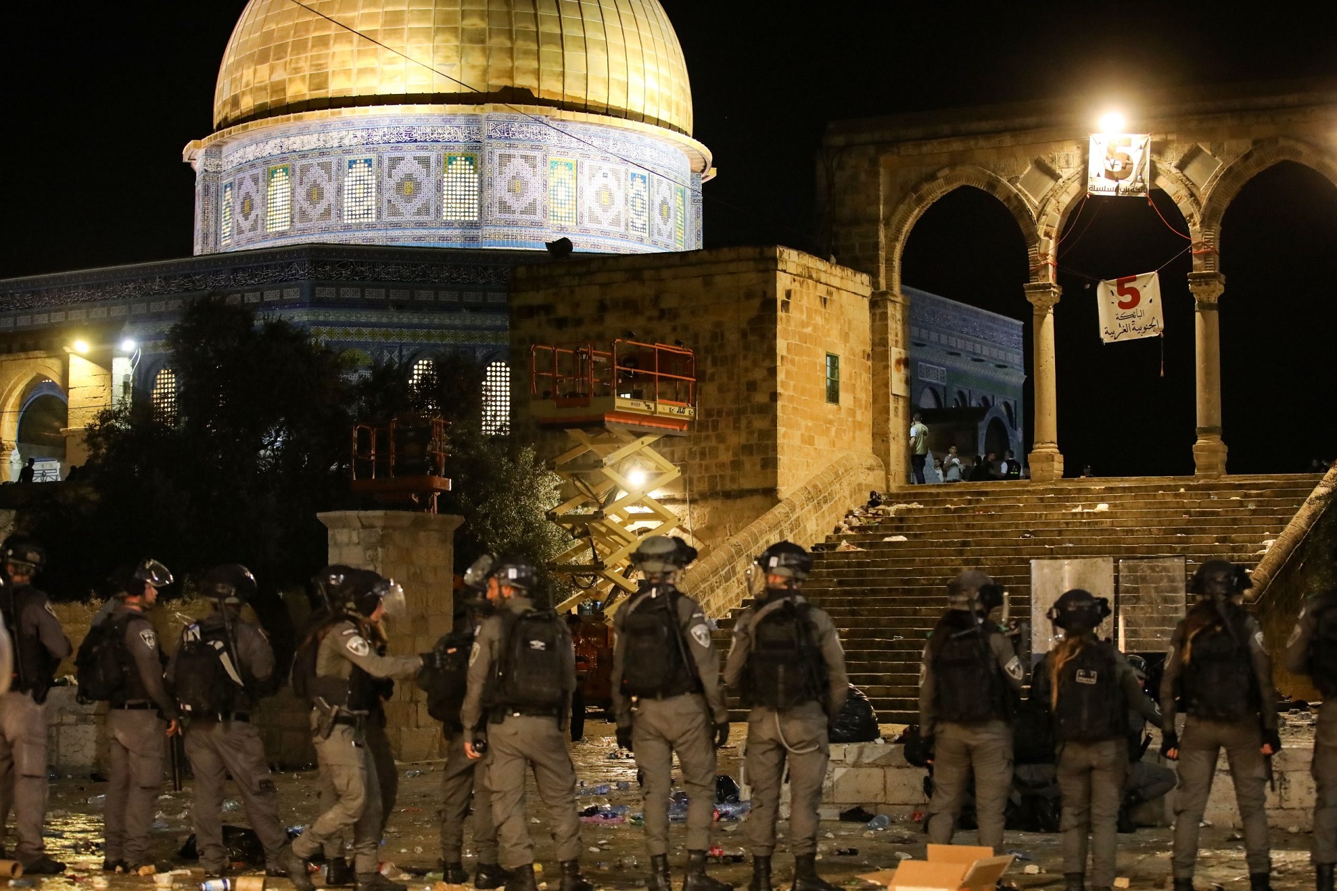 Atacurile poliției israeliene continuă