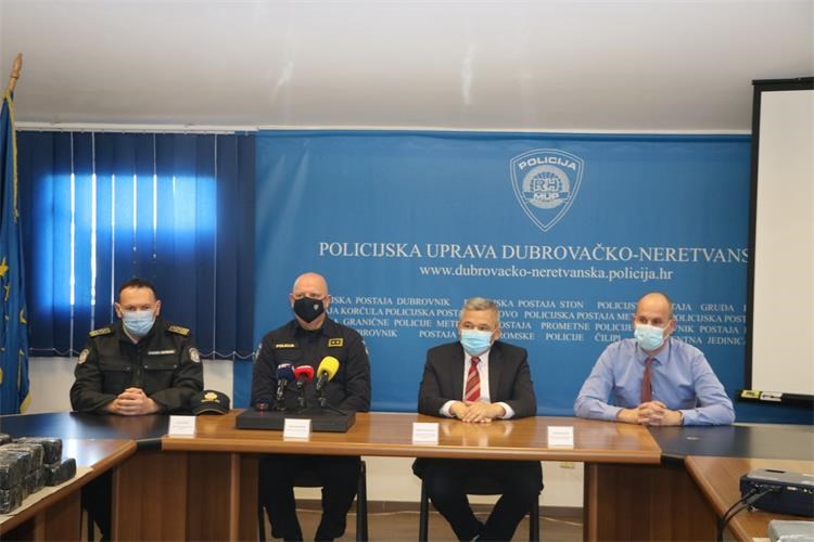 Dubrovačka policija zaplijenila preko 60 kilograma kokaina i oko 220 kilograma heroina