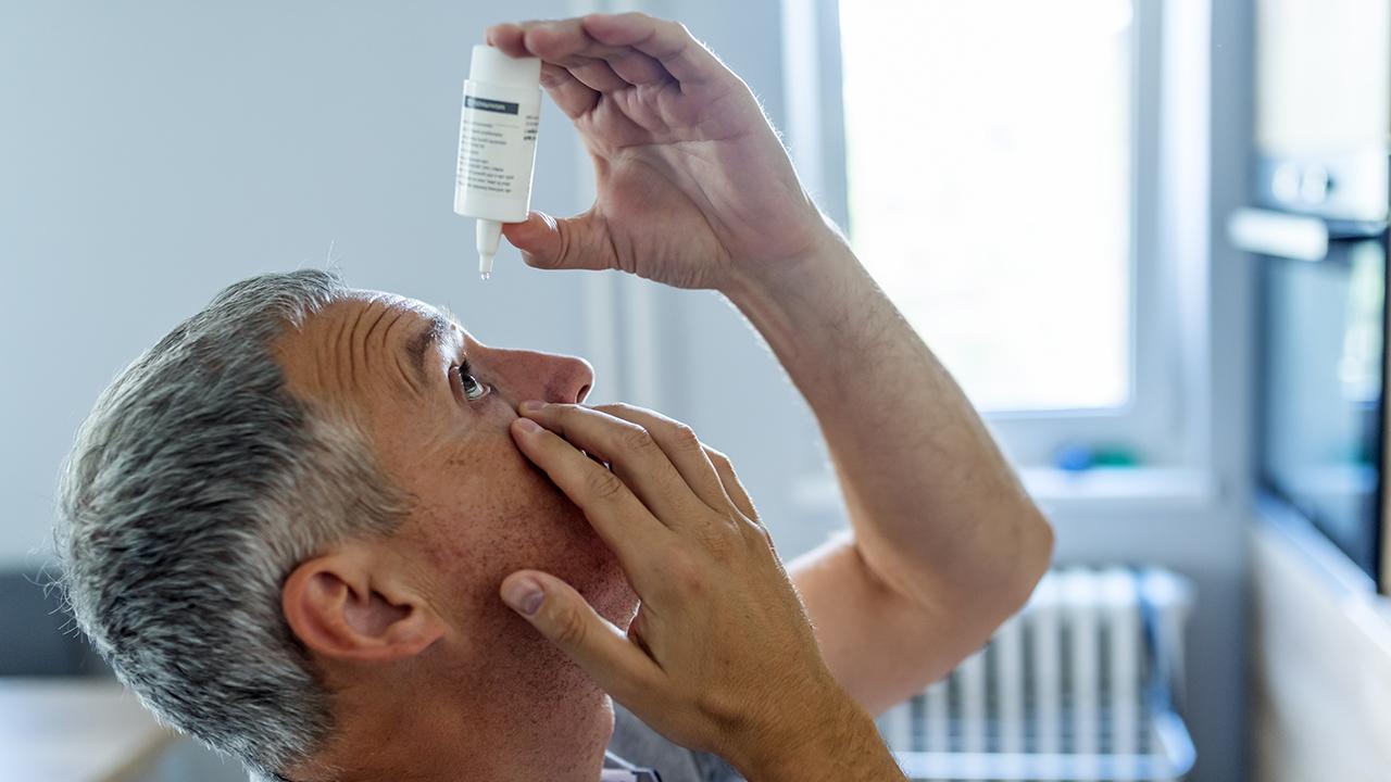 Vuity è il collirio pronto a sostituire gli occhiali di chi soffre di presbiopia