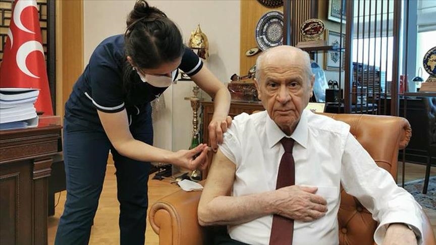 دولت باغچهلی، رئیس حزب حرکت ملی تورکیه نیزواکسن شد