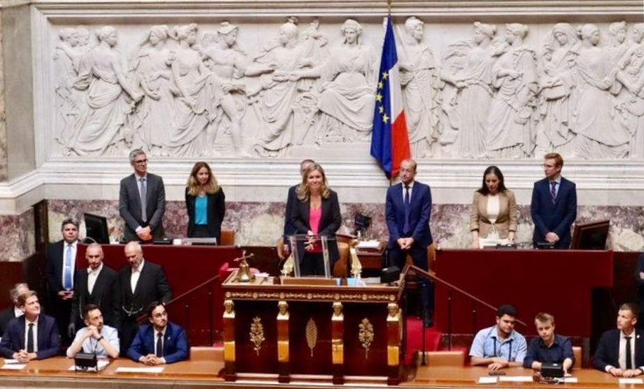 Fransa tarixində ilk dəfə parlament sədri qadın oldu