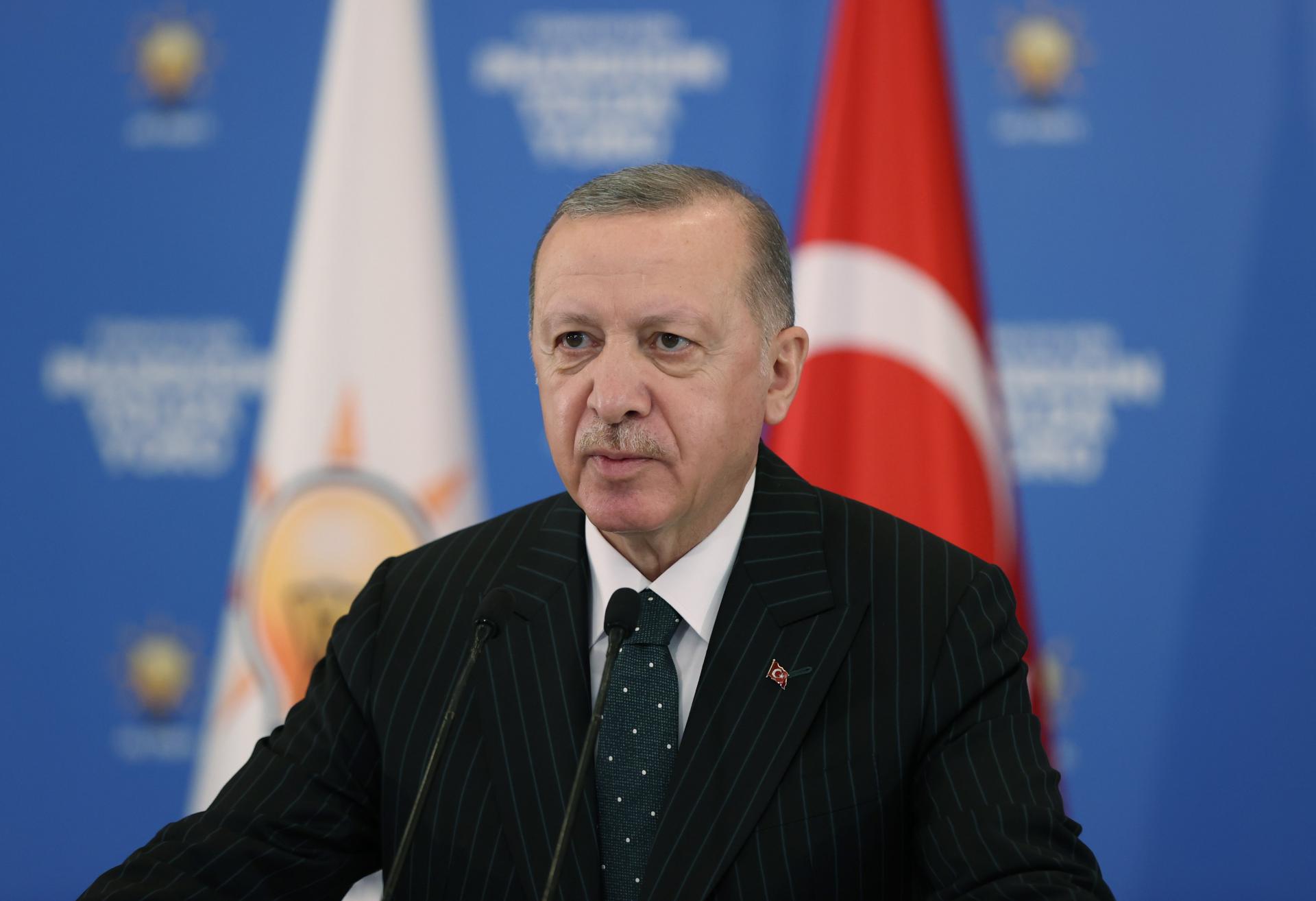 “Watany: Ilki Dili, Soň Goşun Gorar, Şonuň Üçin Hem Türk Dilimize Eýe Çykalyň”
