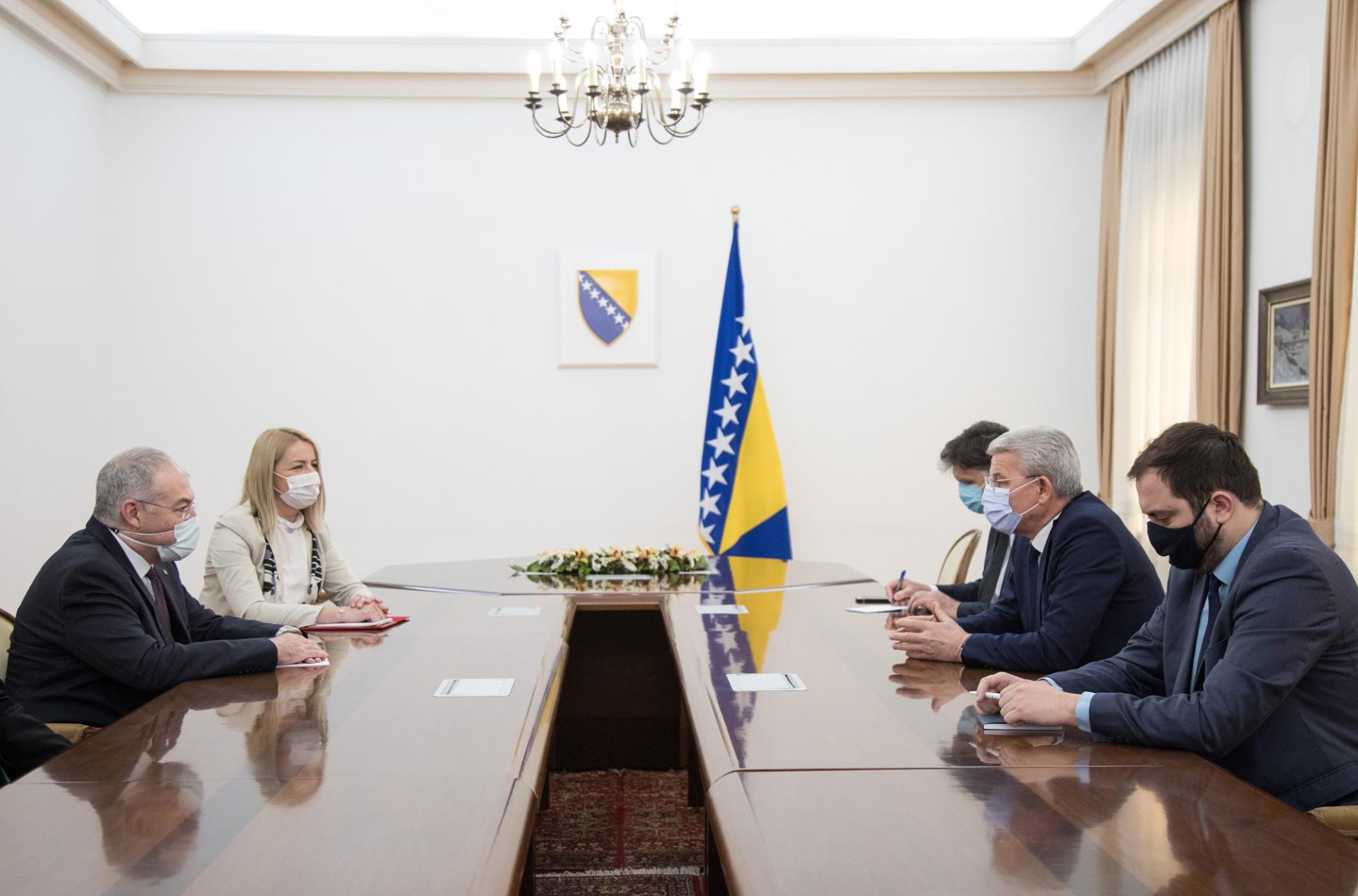 Ambasador Girgin kod Džaferovića: Turska snažno podržava suverenitet i teritorijalni integritet BiH