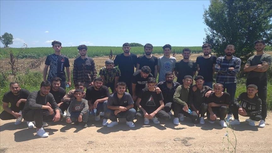 دهها تن از پناهجویان پس از شکنجه پولیس یونان به شکل برهنه به تورکیه رانده شدند