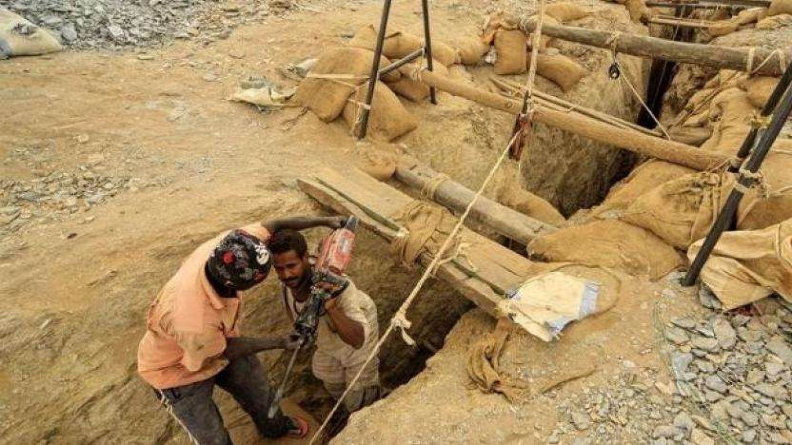 ریزش معدن در سودان دهها کشته و زخمی برجای گذاشت
